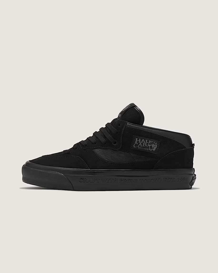 VN000EFYBLA NEIGHBORHOOD Ã OTW by Vans Half Cab 33 Black