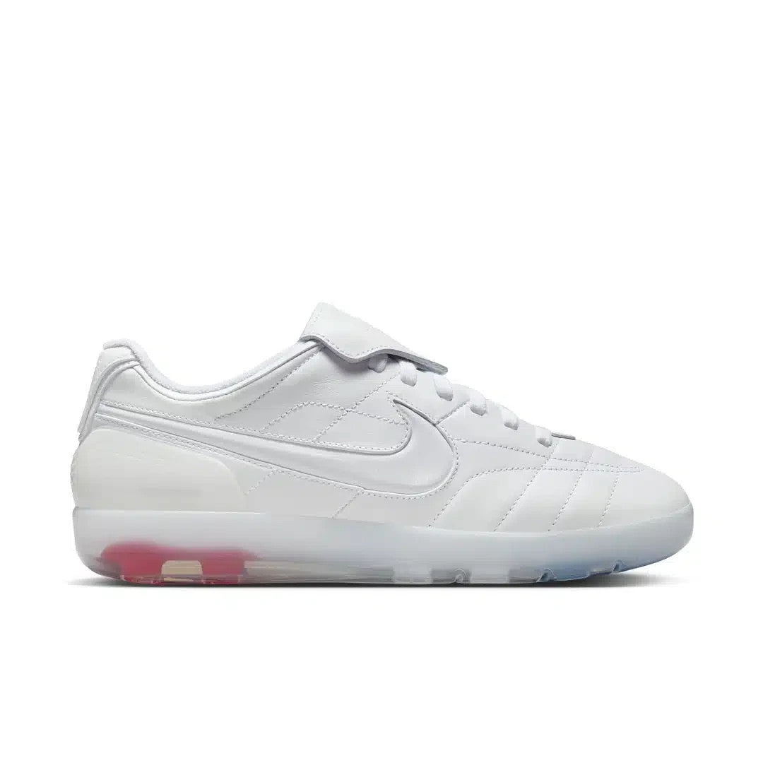 IO0619-100 Jacquemus à Nike Cryoshot Tiempo R10 (Men's)
