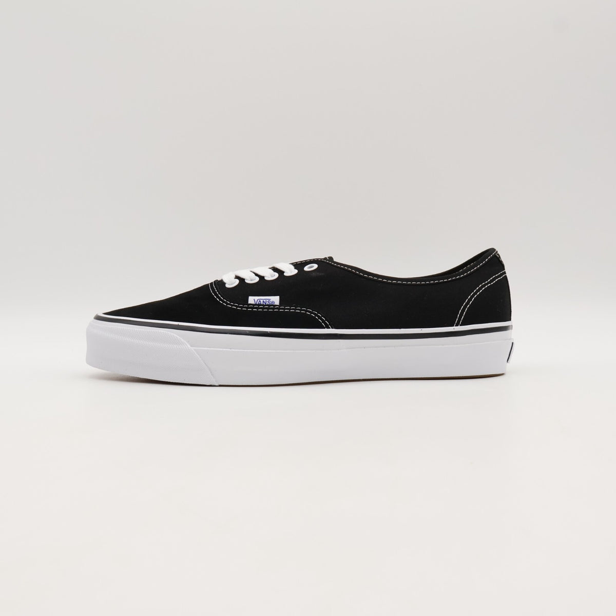 VN000D5KMCG Vans Premium Authentic 44 Black White (Men's)