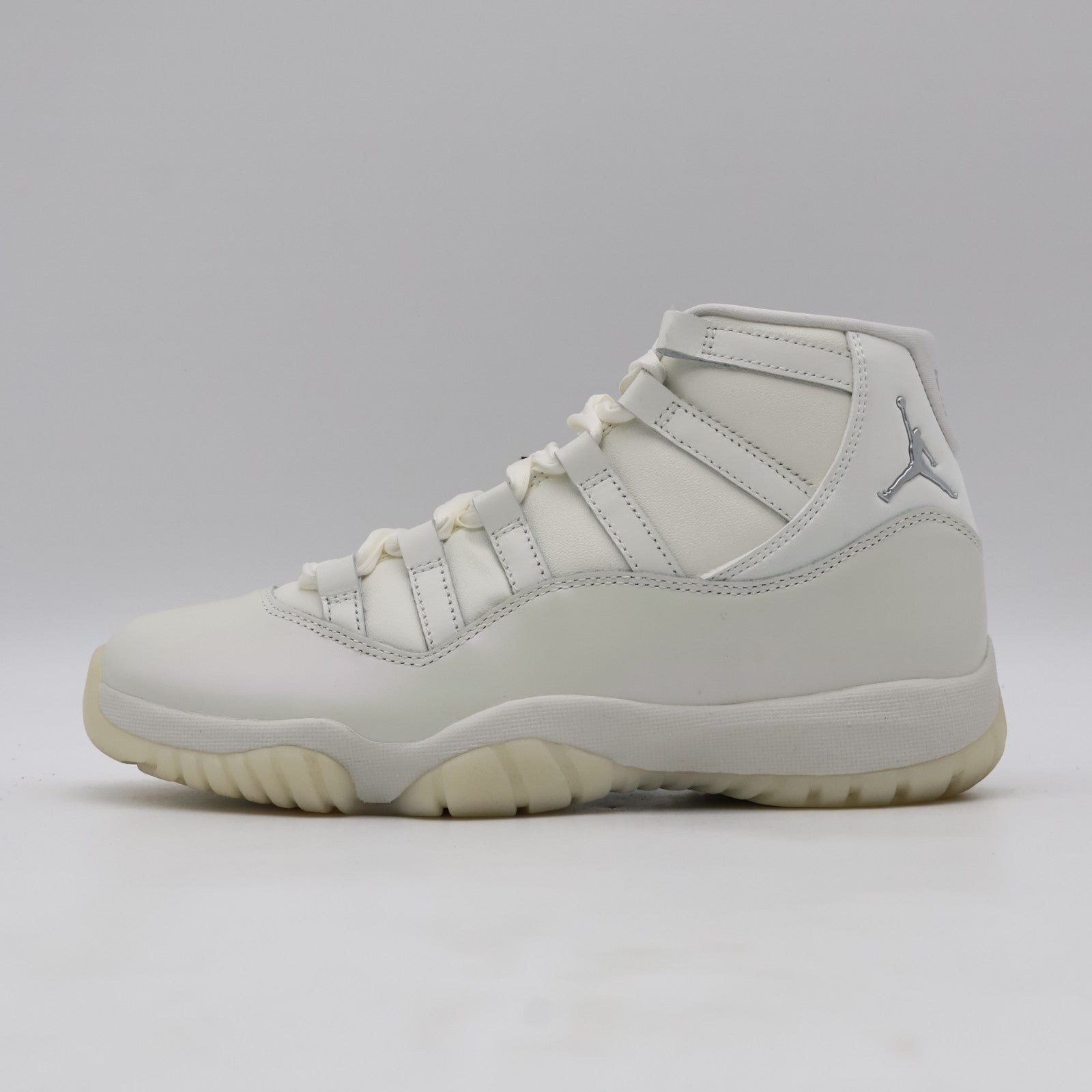 AR0715-110 Nike Air Jordan 11 Grand Finale Pearl (Women's)