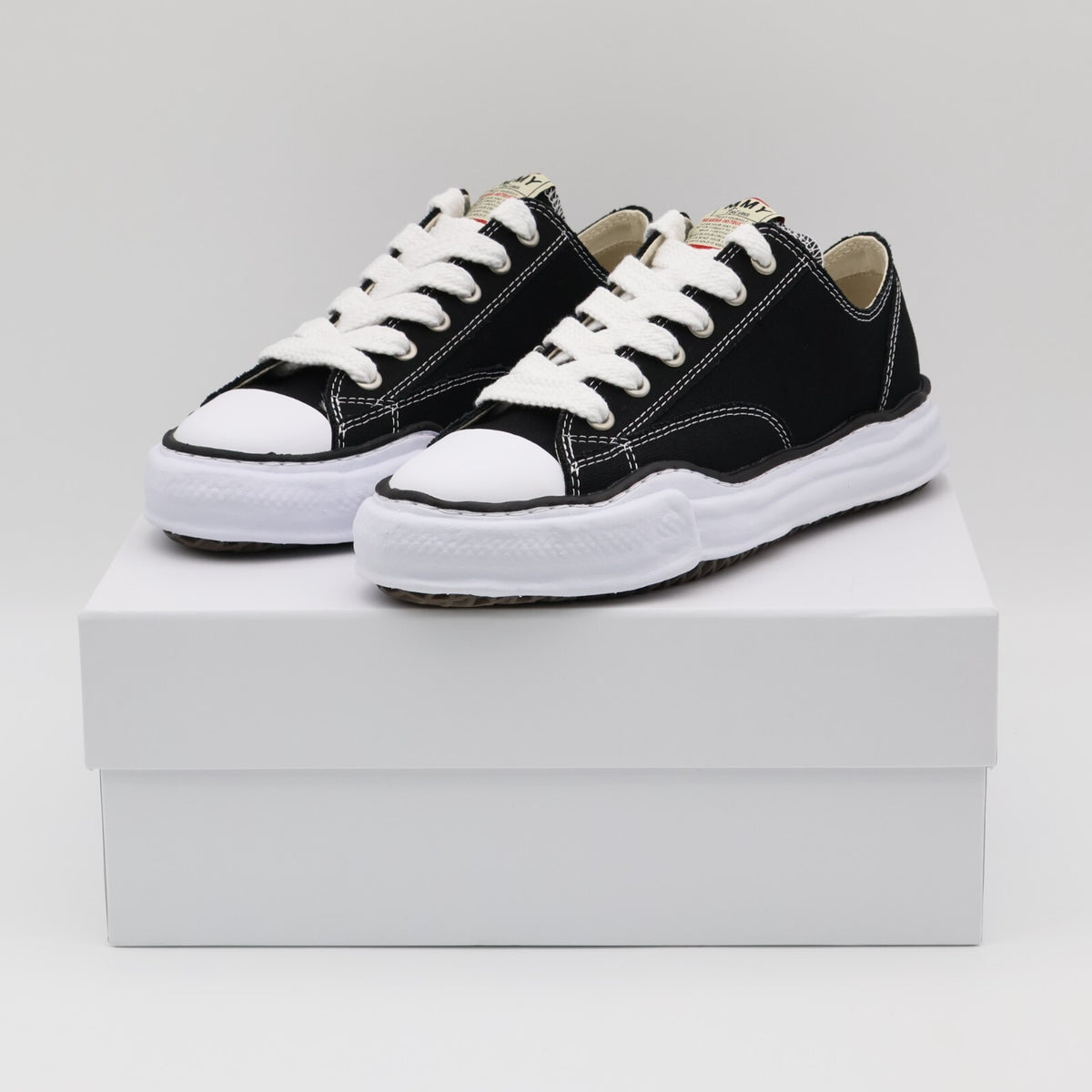 A01FW702-BLACK Maison MIHARA YASUHIRO PETERSON OG Sole Canvas Low Cut (Menâs)