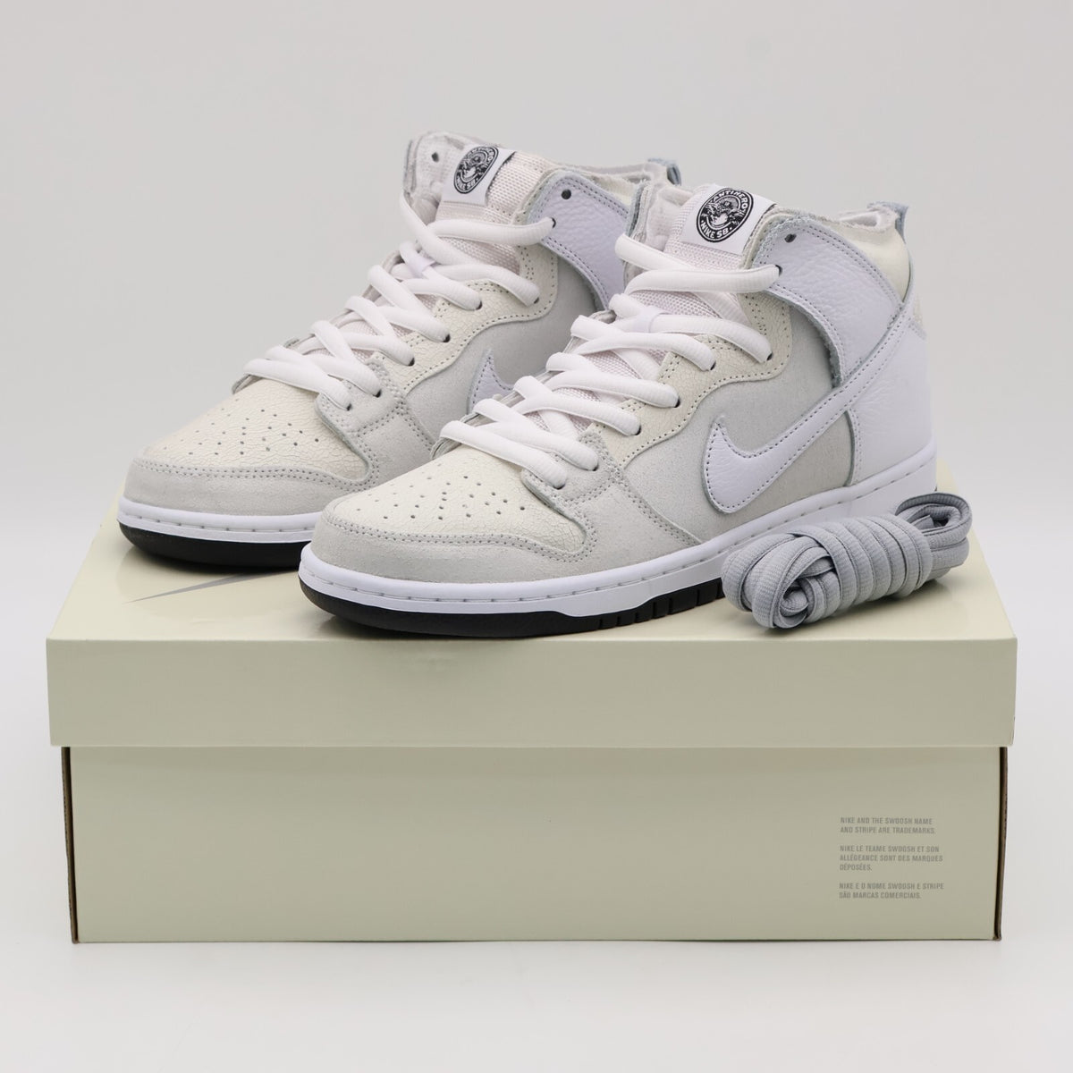 HM5837-100 ANTIHERO Ã Nike SB Dunk High QS White (Men's)