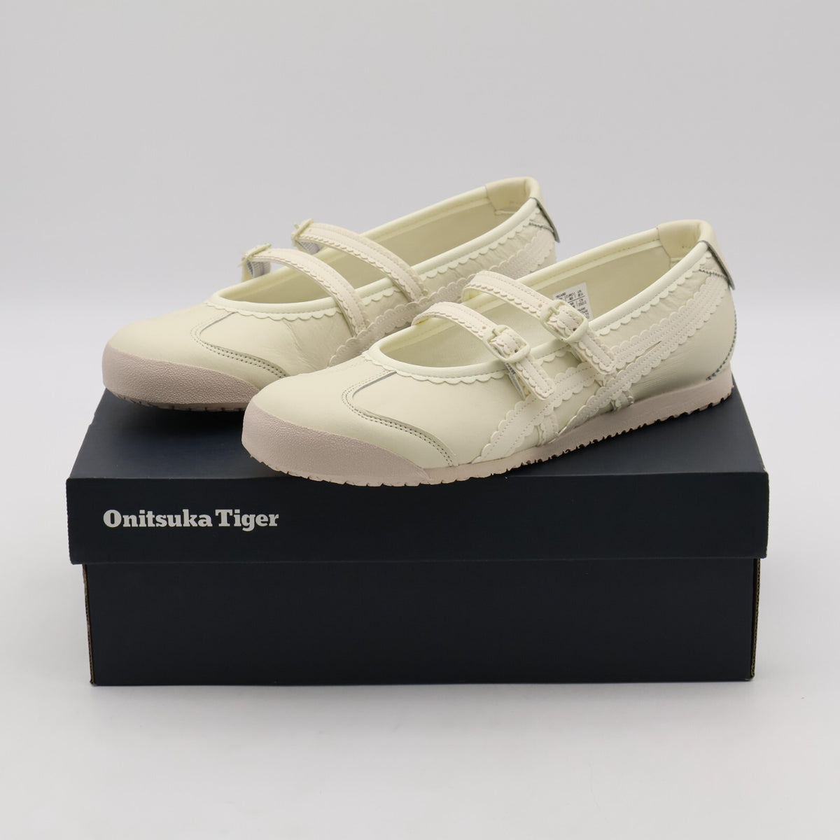 1182A660-752 Onitsuka Tiger Mexico 66 TGRS Ivory Cream (Women's)