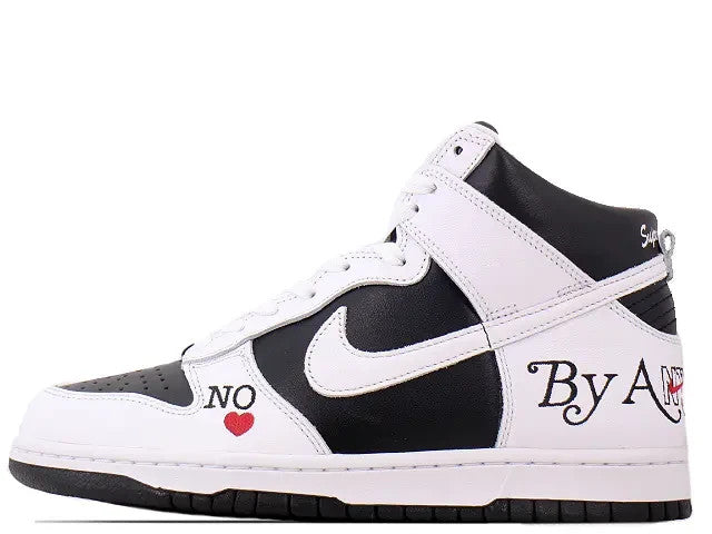 DN3741-002 Supreme à Nike SB Dunk High By Any Means "White Black" (Men's)