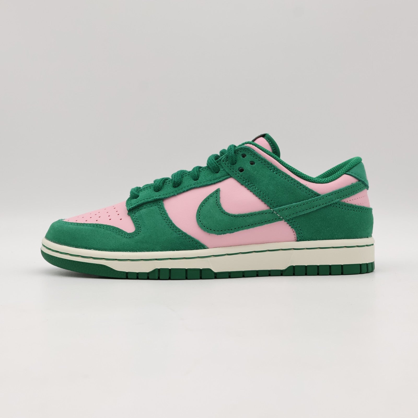 FZ0549-600 Nike Dunk Low Retro SE Medium Soft Pink and Malachite (Men's)