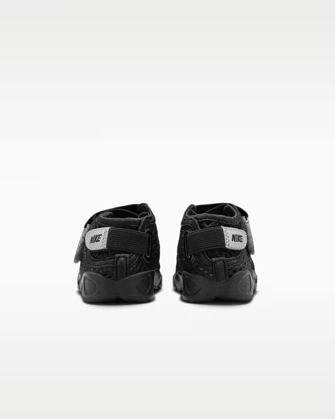 IV5361-001 Nike Rift 2 SE "Black/Metallic Silver" (TD)