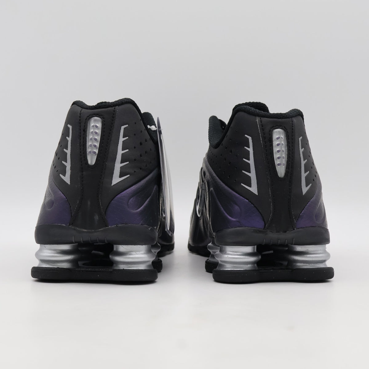 IO4546-002 Nike Shox R4 Black Metallic Silver (Men's)