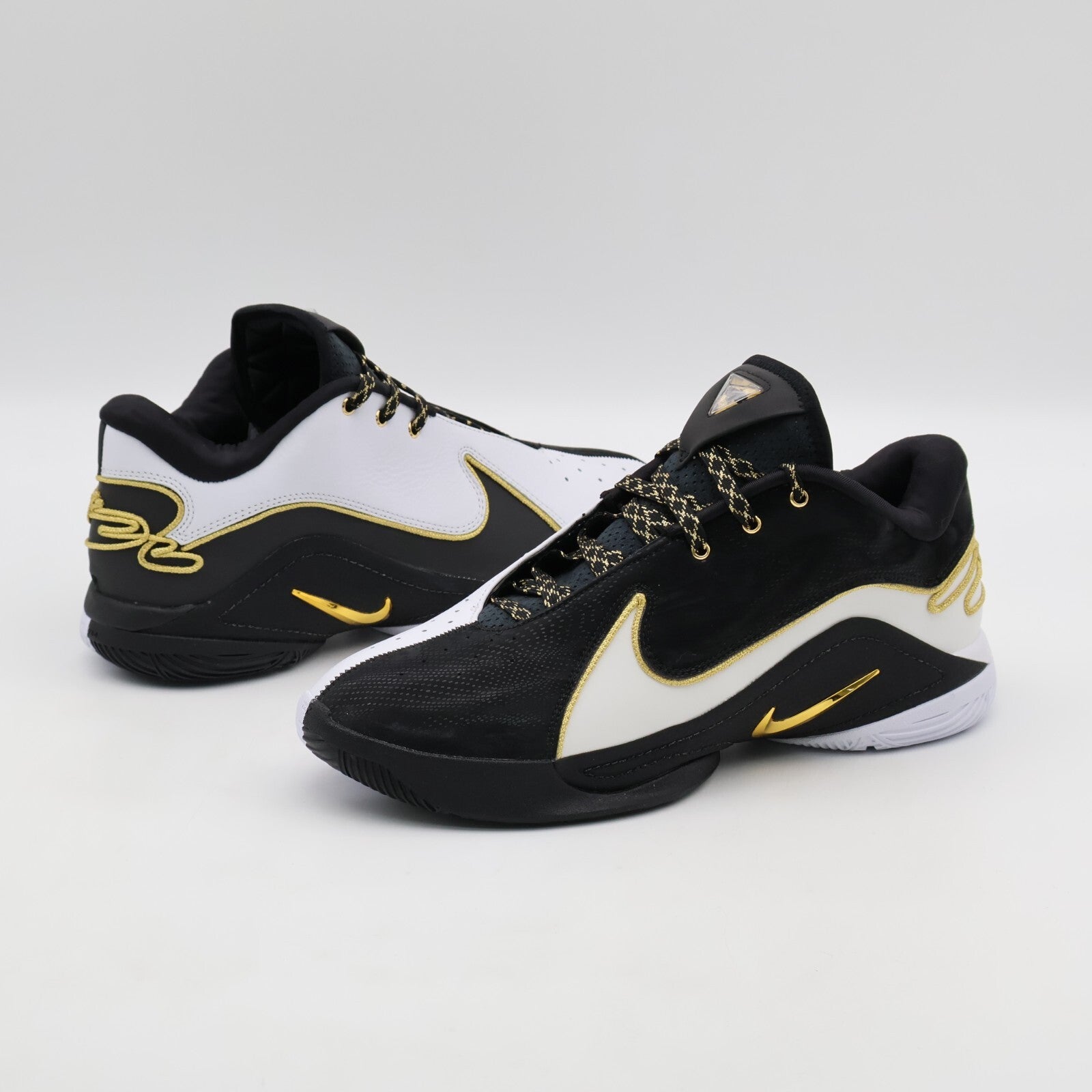 HV8453-100 HV8454-100 Nike LeBron 22 White Metallic Gold Black (Men's)