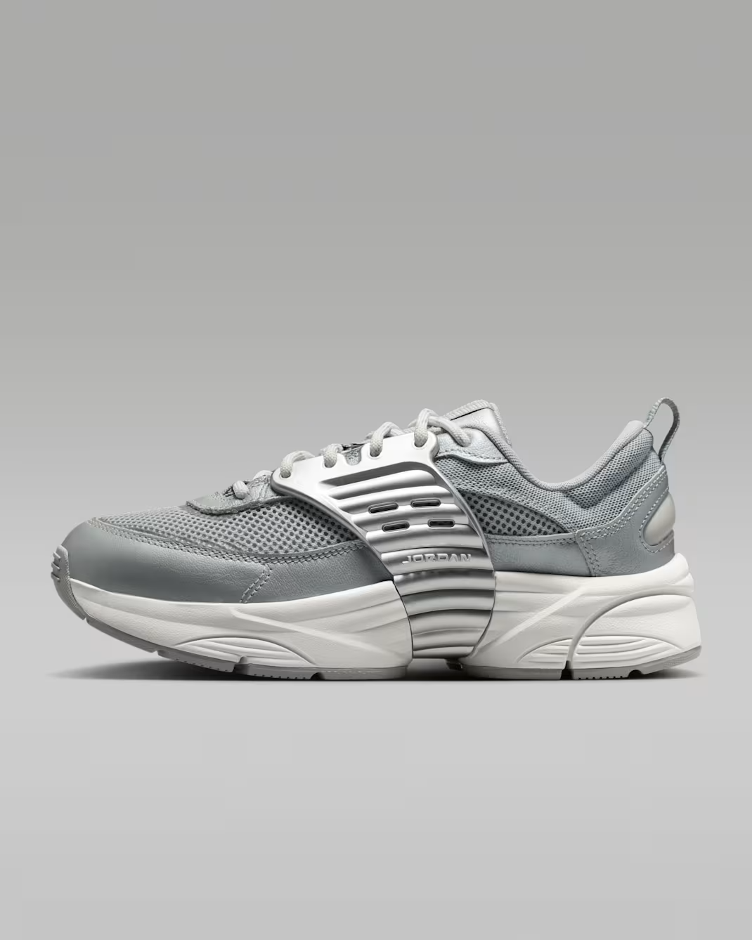 IR1839-100 Nike Jordan Trunner O/S Swan/Wolf Grey/Reflect Silver/Summit (Women's
