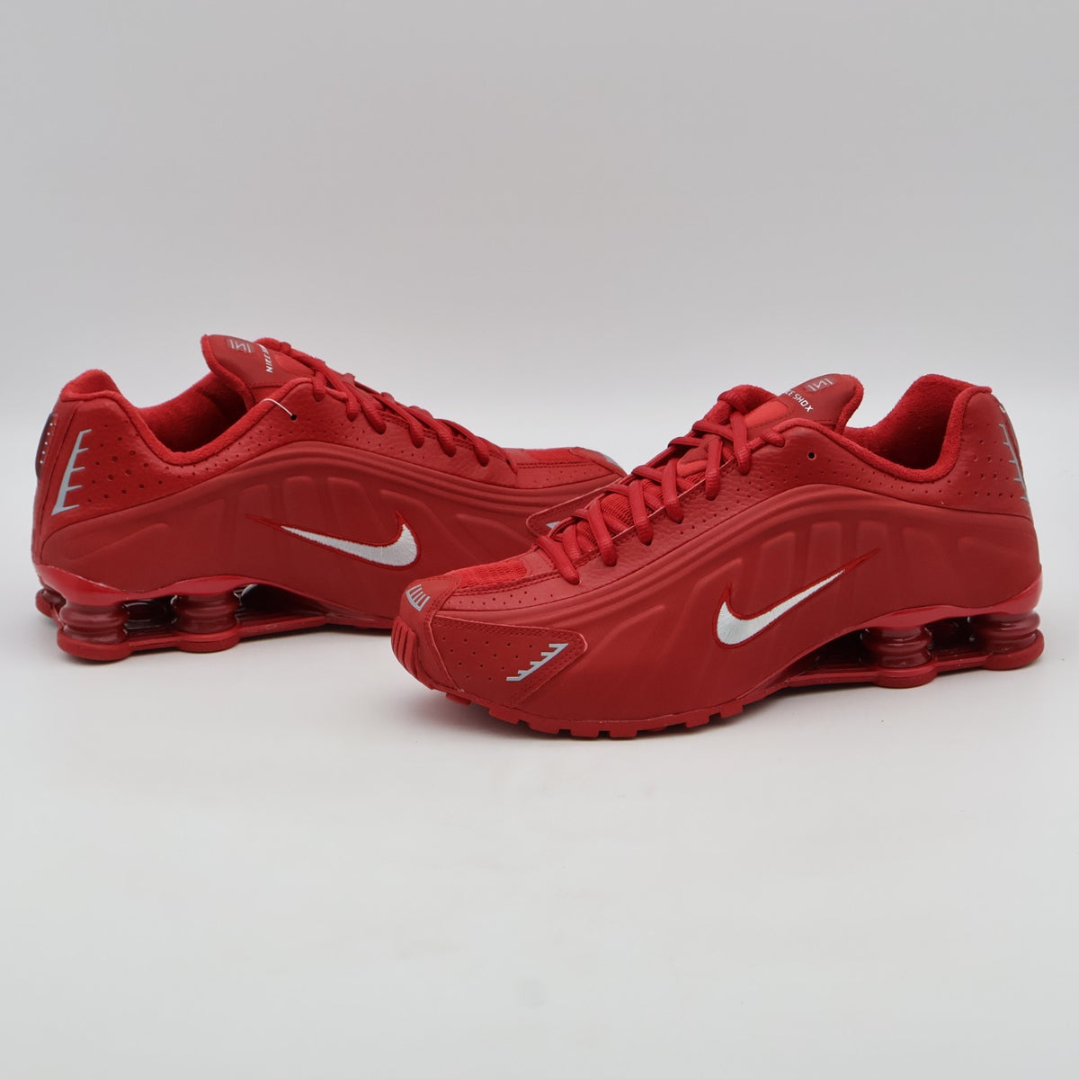 IQ0608-687 Nike Shox R4 Gym Red Metallic Silver (Men's)