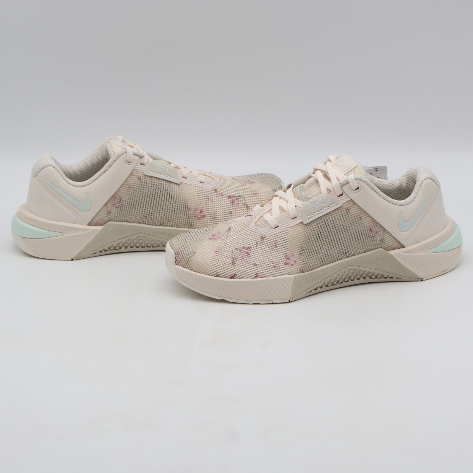IB6544-100 Nike Metcon 10 SE Chalk Light Orewood Brown Light Silver (Women's)