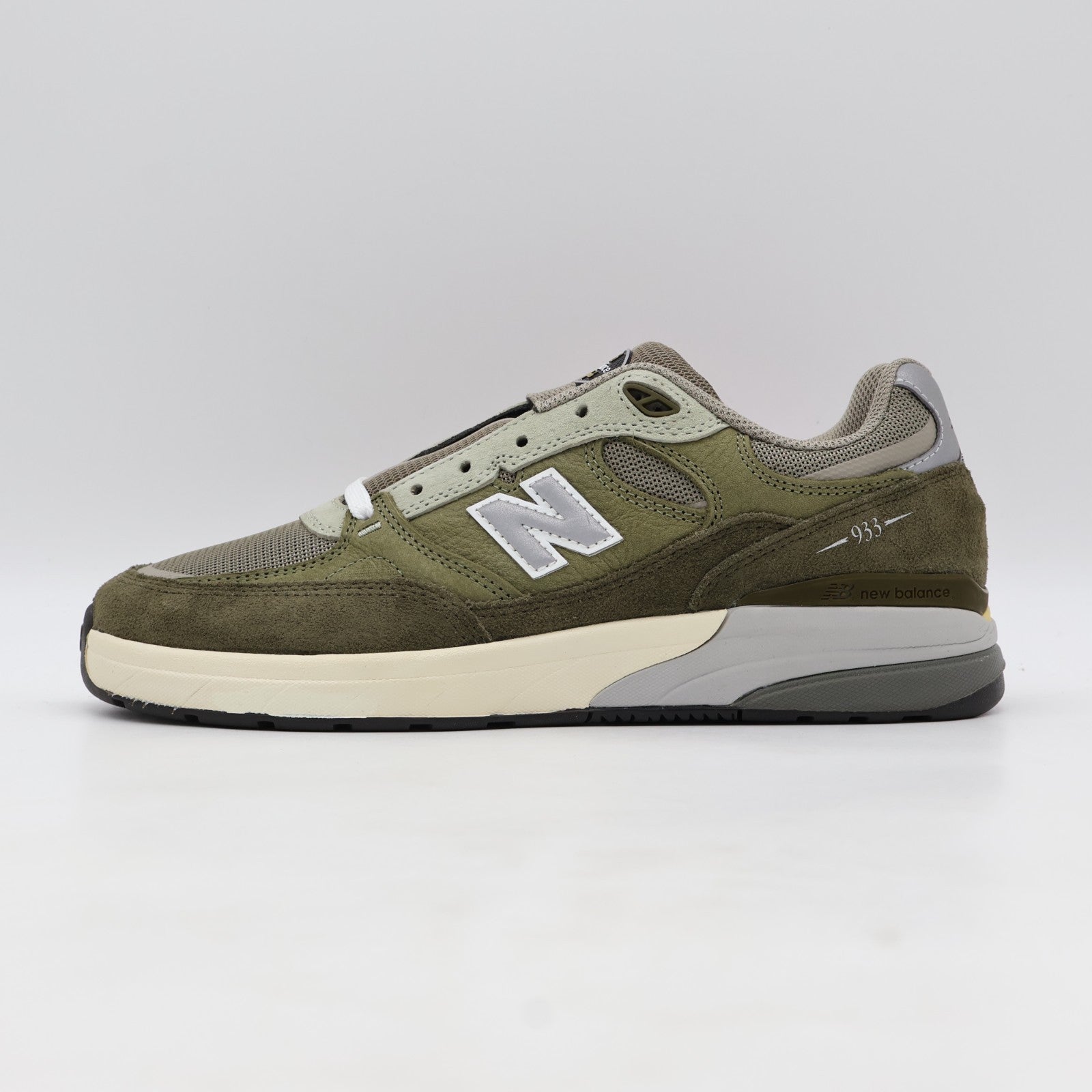 NM933JKL Andrew Reynolds Ã New Balance Numeric 933 Olive Olive (Men's)