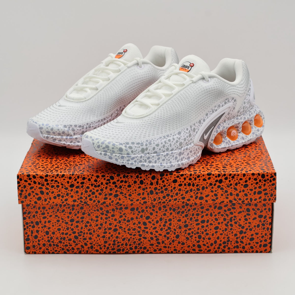HM0811-100 Nike Air Max DN PRM Electric White Metallic Silver (Men's)
