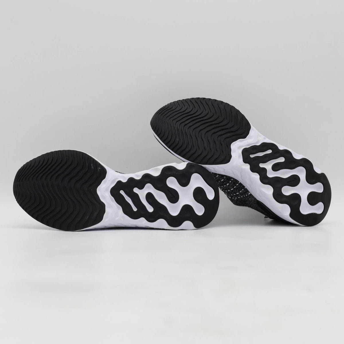 Size 7.5W - CJ0280-002 Nike React Phantom Run Flyknit 2 Oreo (Women's)