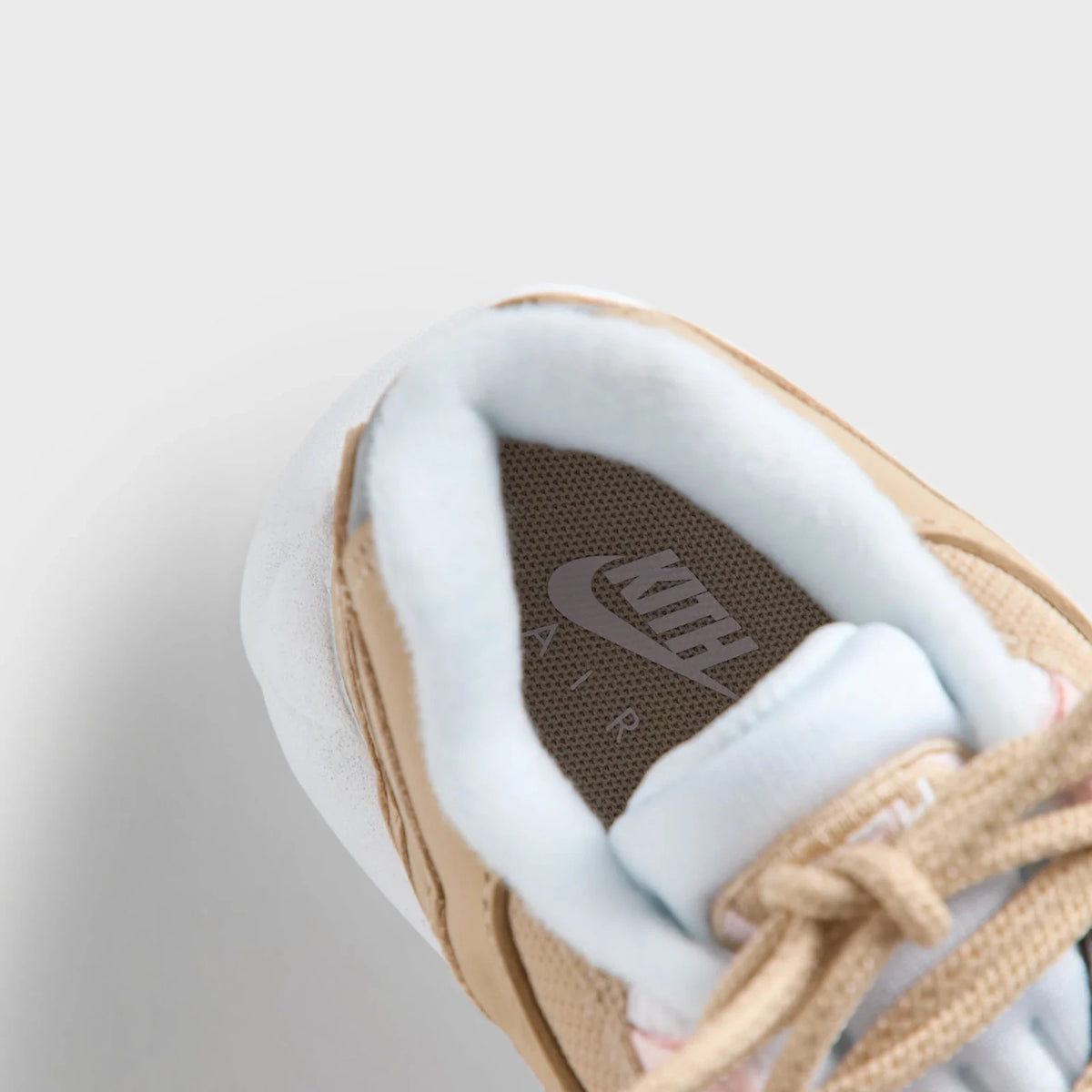 IO4642-201 KITH Ã Nike PS Air Max 95 SP "Linen" (Preschool)