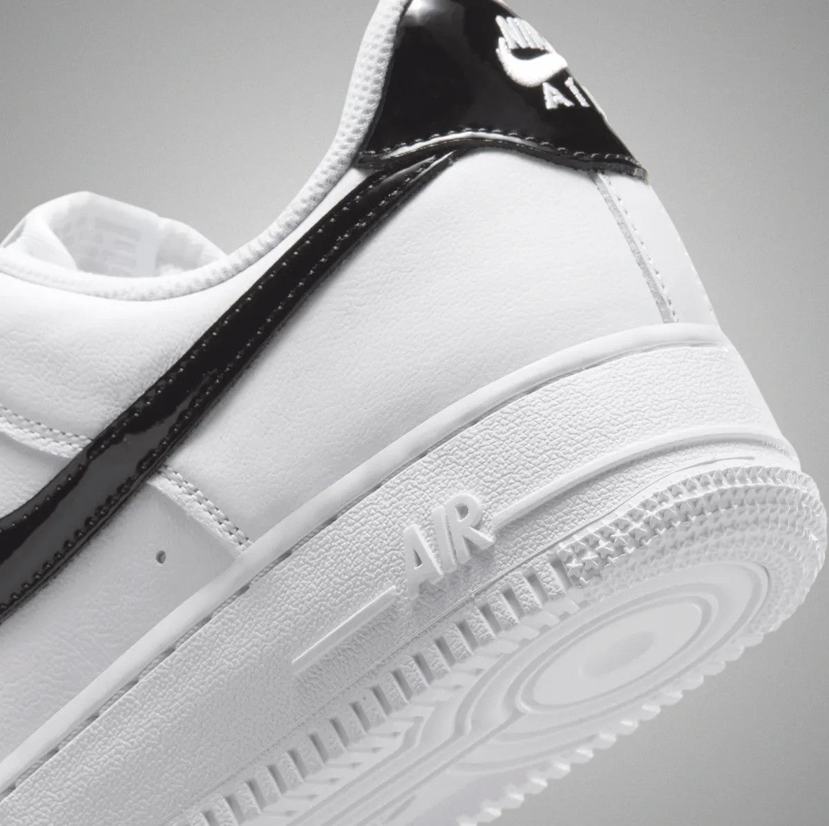IV5102-101 Nike Air Force 1 '07 White Black (Women's)