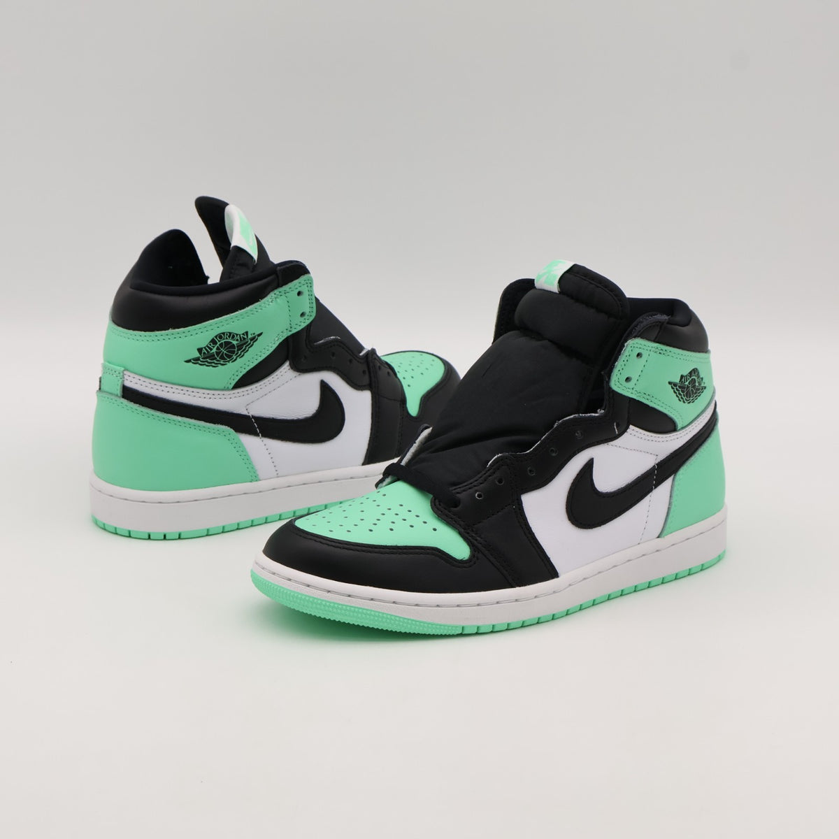 DZ5485-130 Nike Air Jordan 1 High OG Green Glow (Men's)