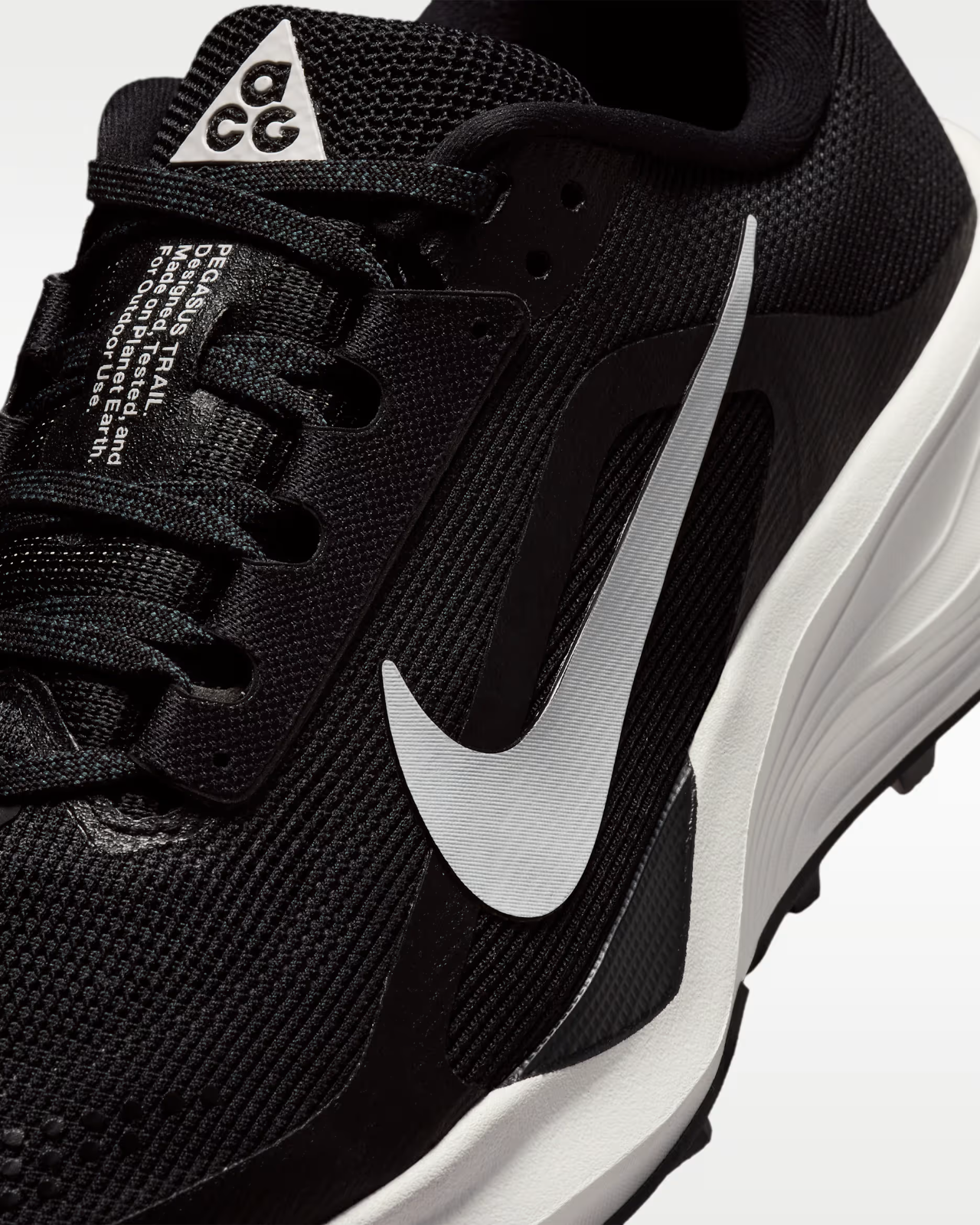 HV8121-001 Nike ACG Pegasus Trail "Black/Summit White" (Women's)