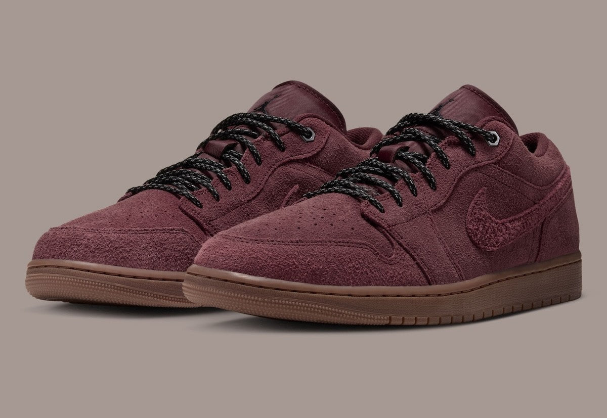 IO2047-600 Air Jordan 1 LOW SE Shoes (Men's)