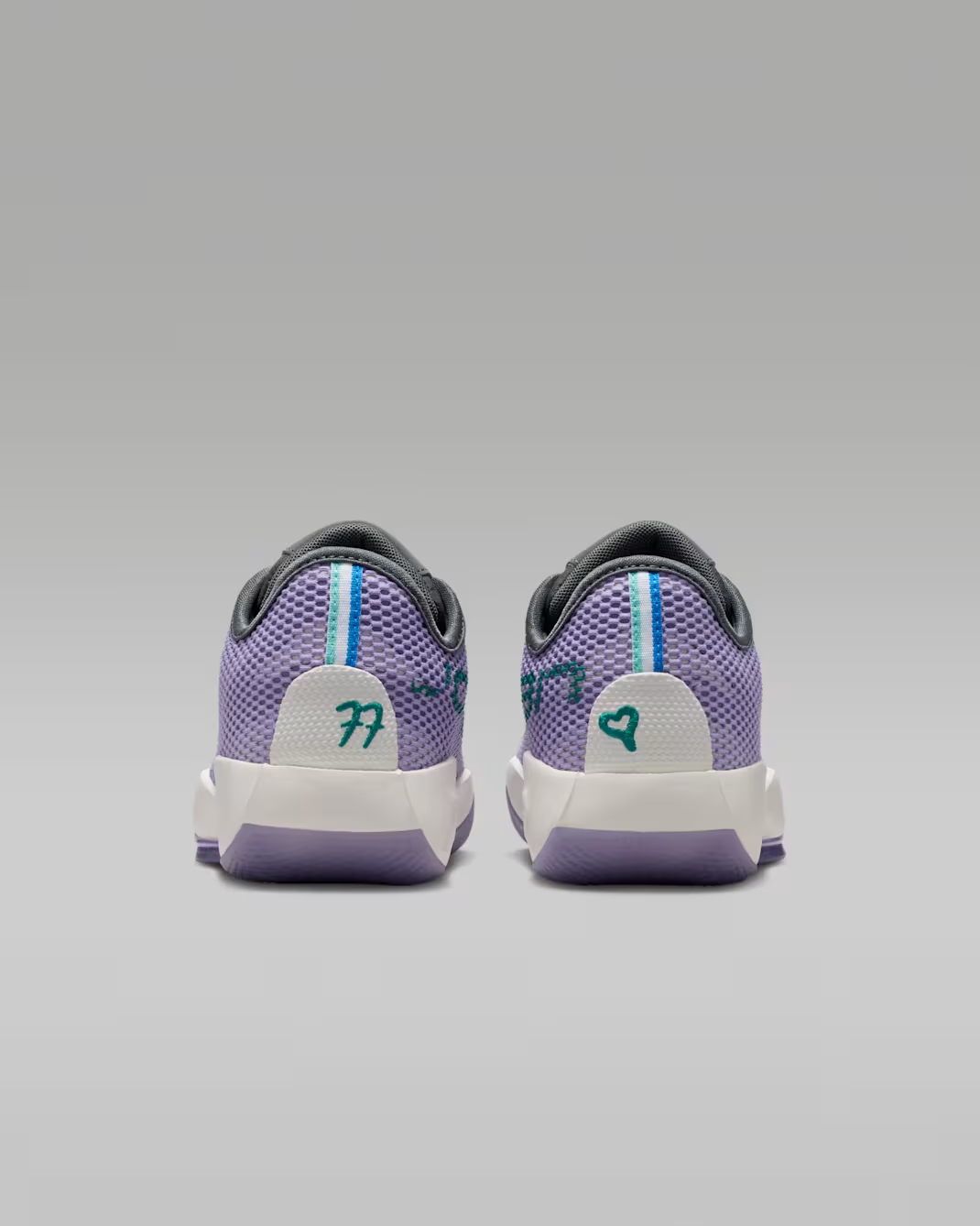 IH0573-501 IH0573-501 Nike GS Luka 77 Urban Lilac/Iron Grey