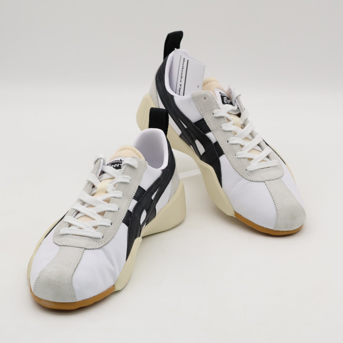 1183B257-101 Onitsuka Tiger Acromount White Black (Men's)