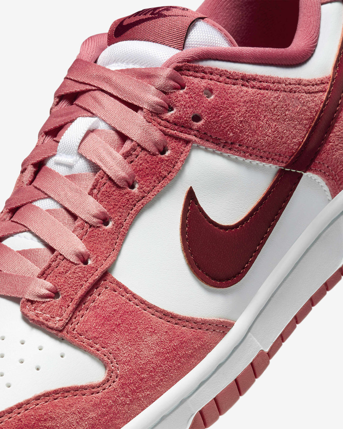 FQ7056-100 Nike Dunk Low Valentineâs Day (Women's)