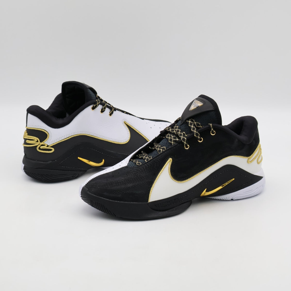 HV8453-100 HV8454-100 Nike LeBron 22 White Metallic Gold Black (Men's)