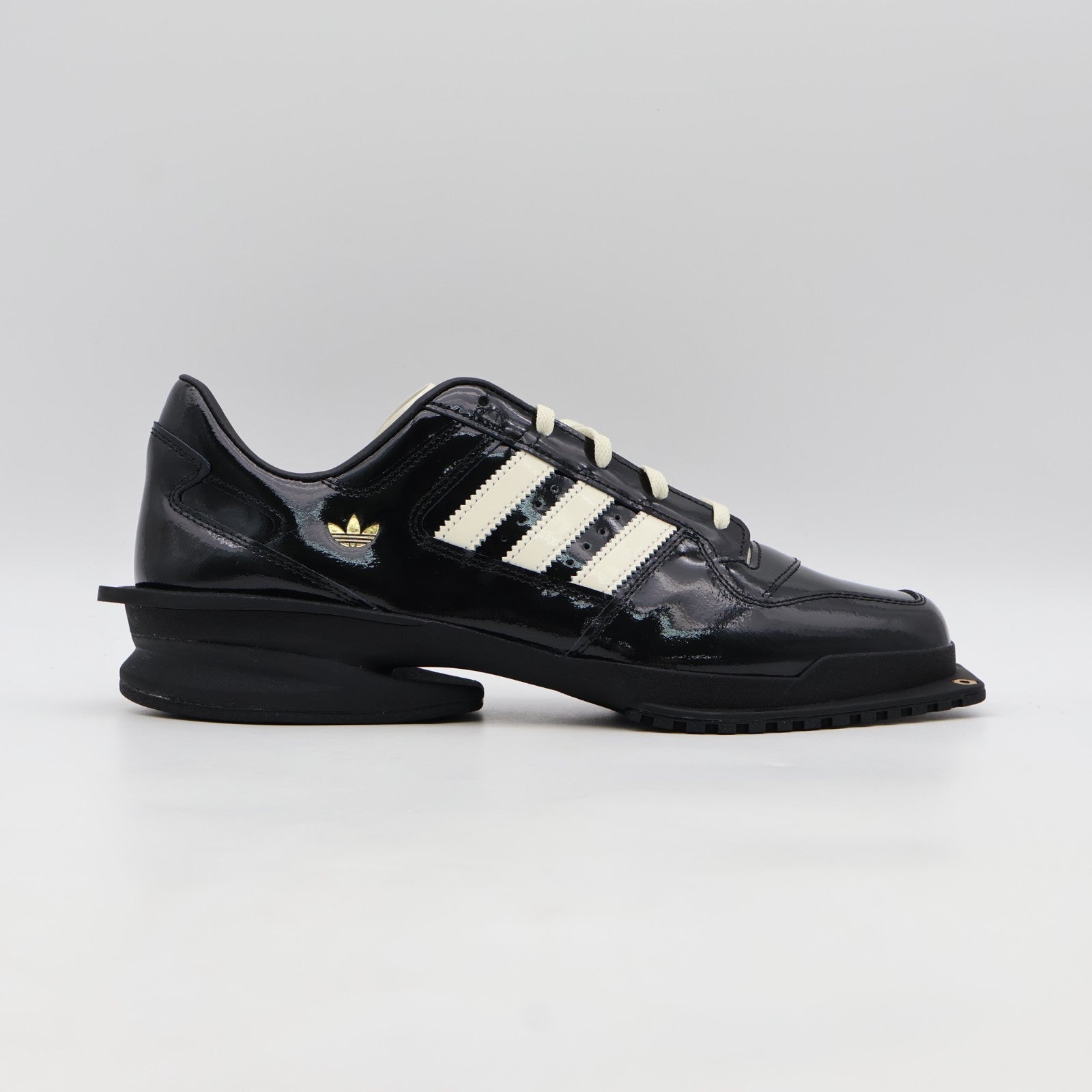 KI8452 adidas Forum Cubism Core Black/Cream White/Gold Metallic (Women's)
