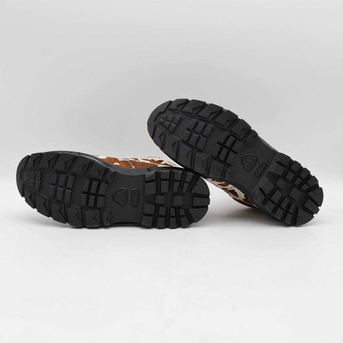 IO4635-100 Nike Air Max Goadome QS Pony Hair Sail Cacao Wow (Men's)