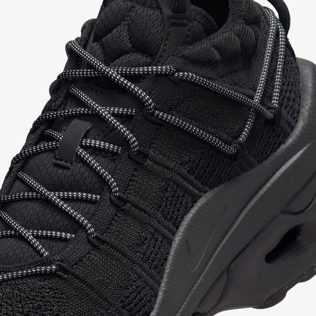 FD2110-005 Nike Women's Air Max Flyknit Venture Black Metallic Silver (Women's)
