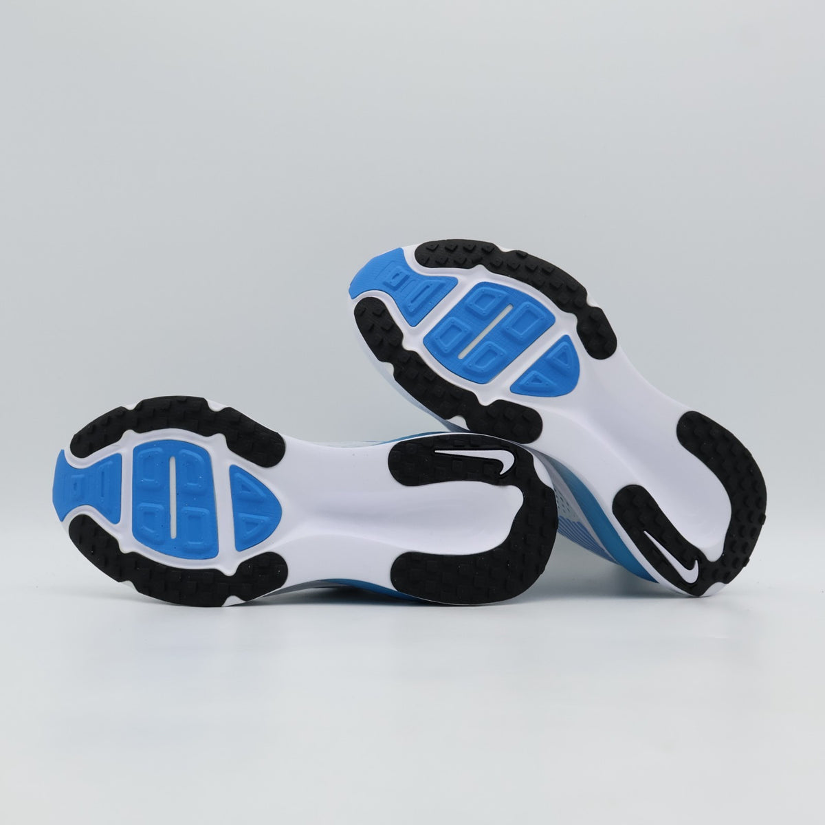 HM6803-109 Nike Vomero 18 White Blue Hero Black (Men's)