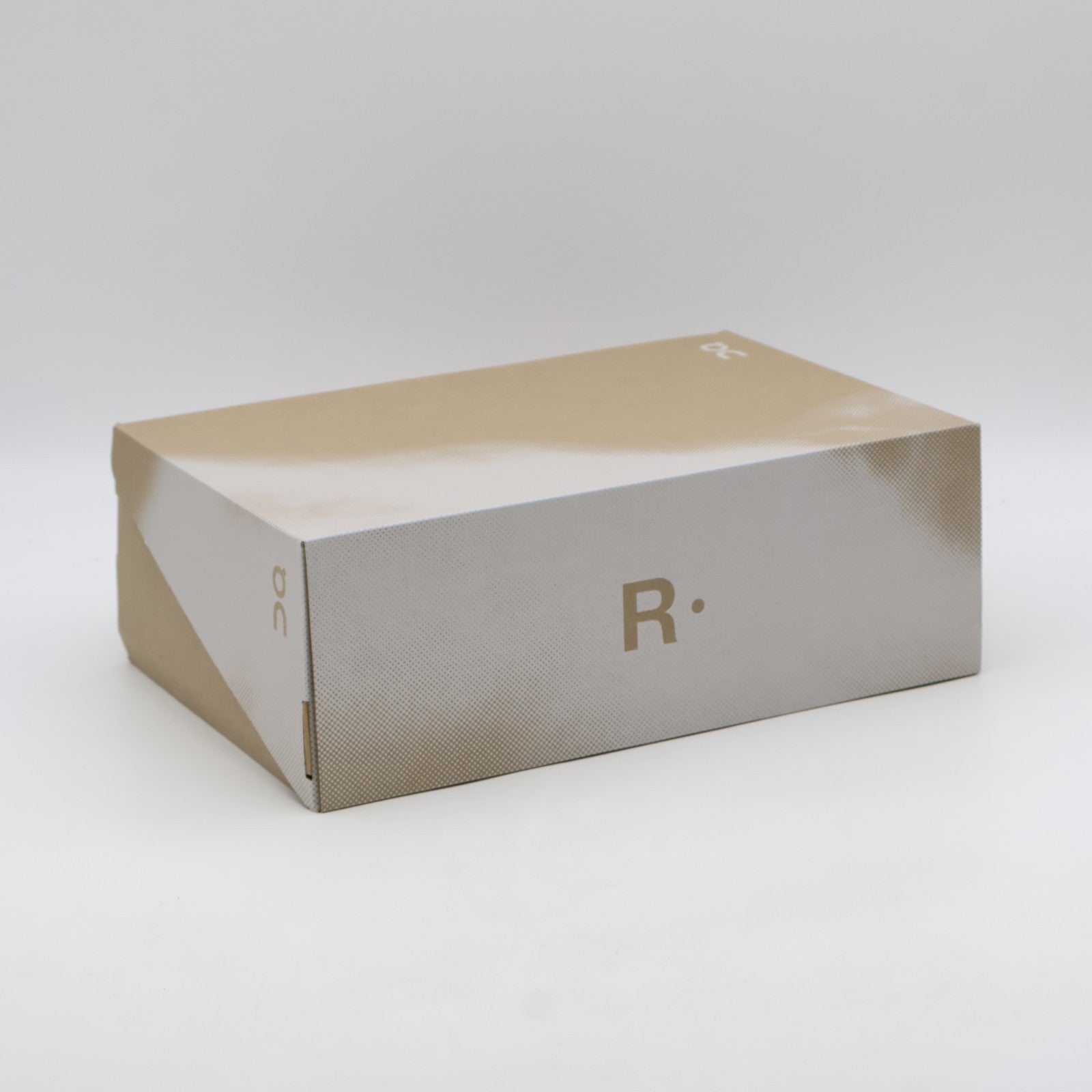 3MD30034768 On The Roger Clubhouse Pro White/Iceberg (Men's)