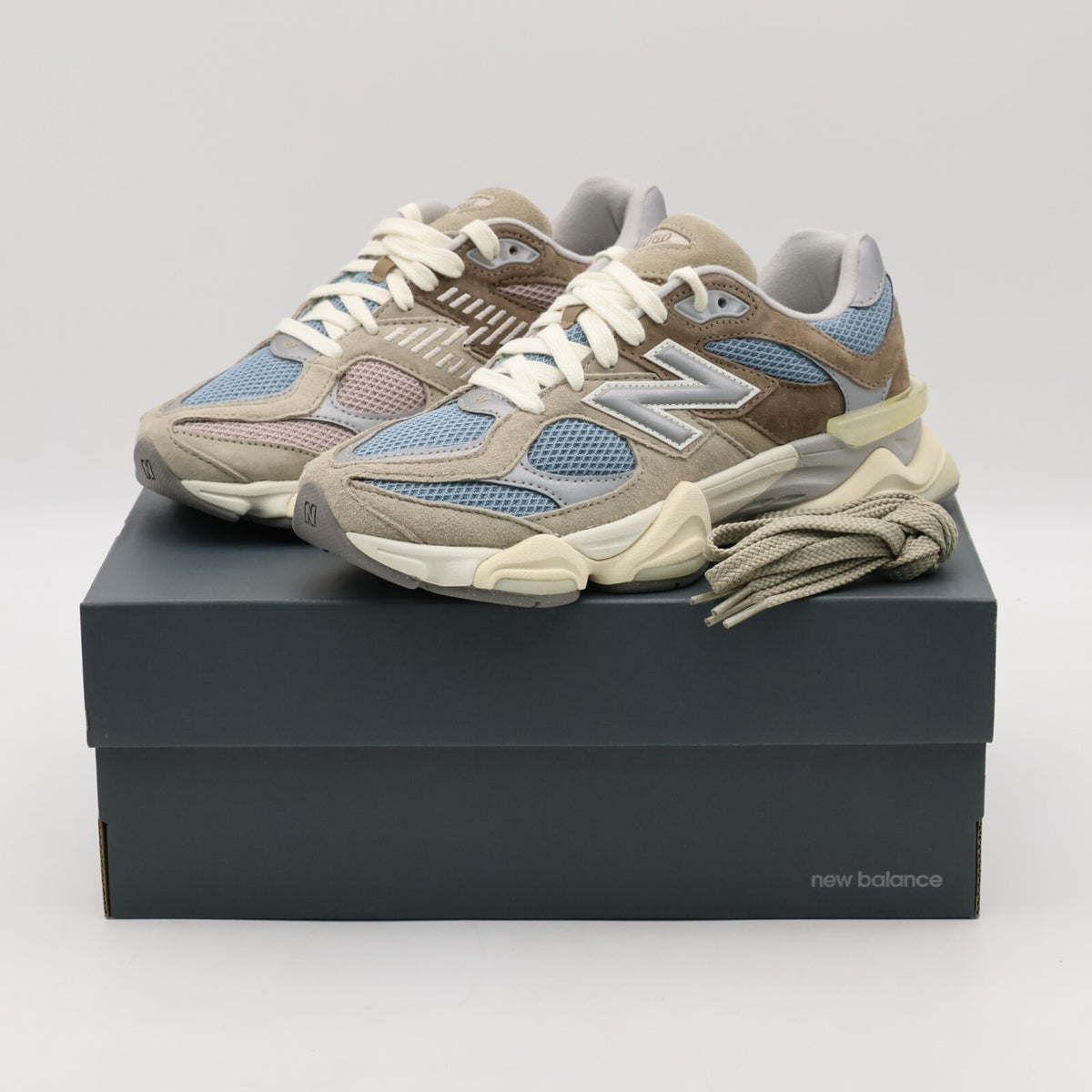 U9060MUS New Balance 9060 Sea Salt Blue Mushroom Aluminum Cyclone