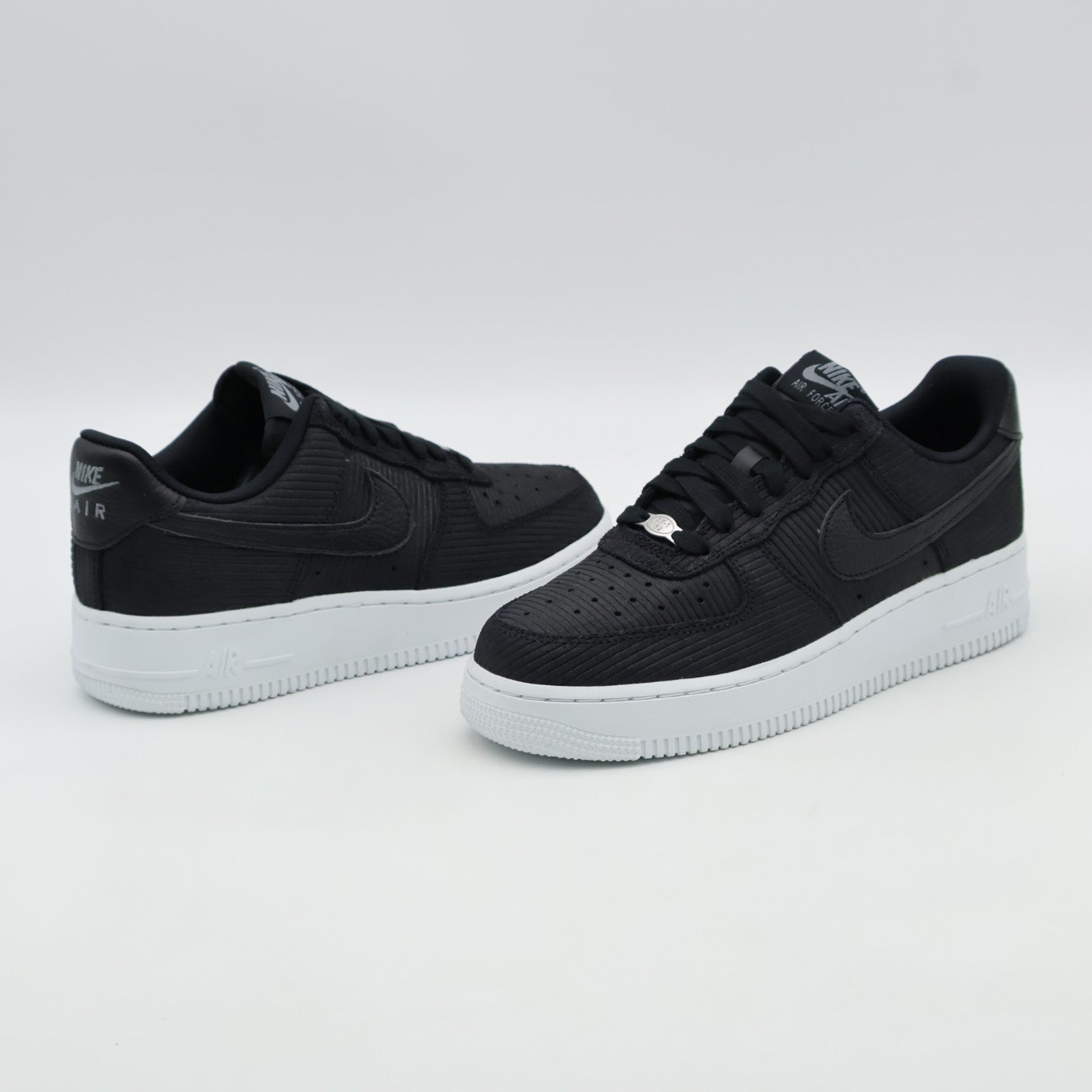 IM6533-002 Nike Air Force 1 Low Black White (Women's)