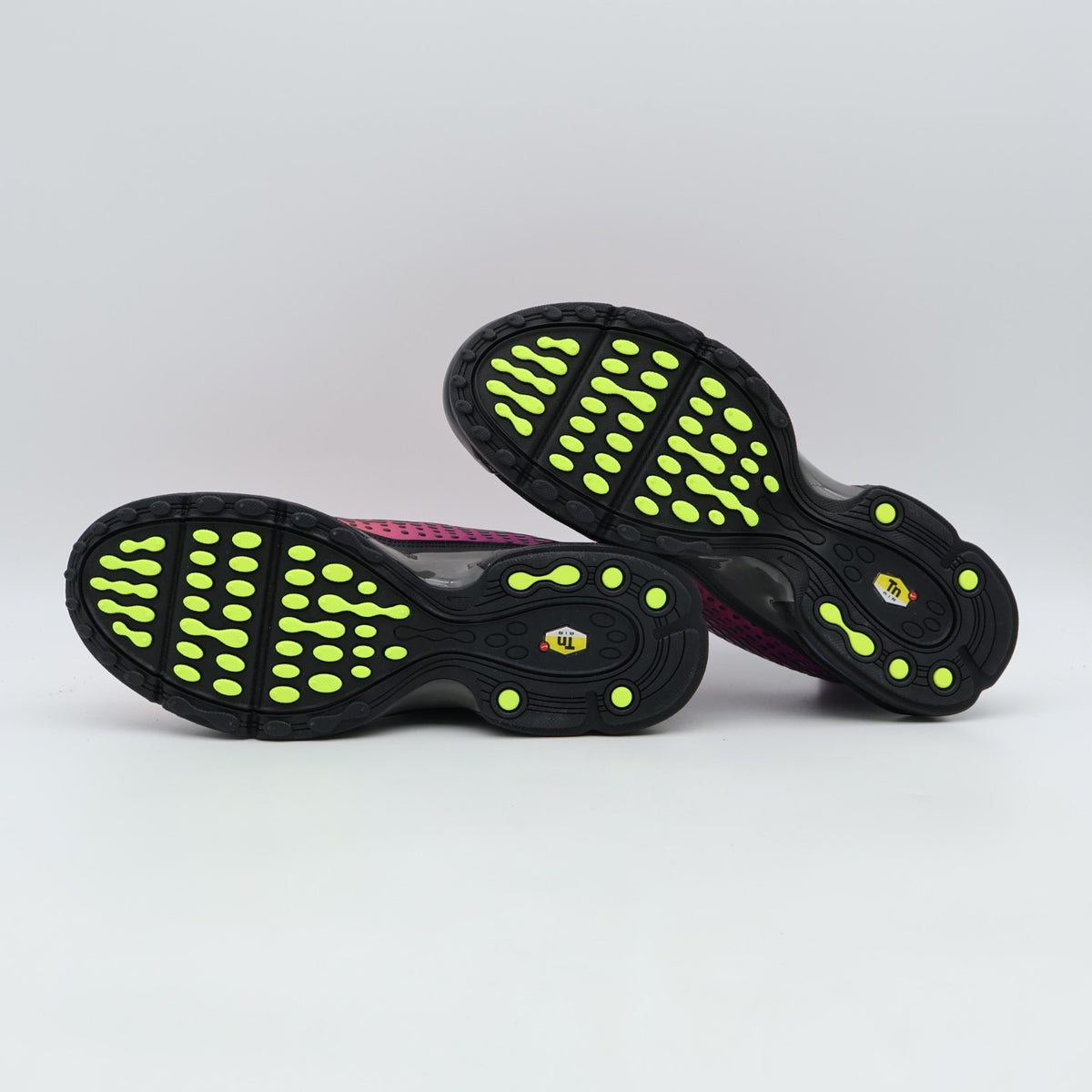 HQ2197-800 Nike Air Max Plus 7 Total Orange Volt (Men's)
