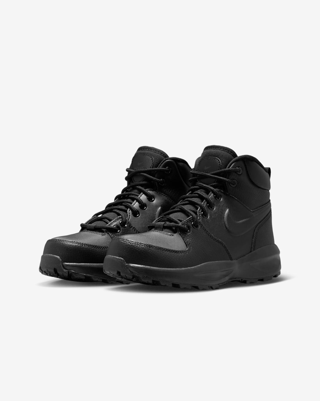 IH7679-001 Nike GS Manoa 17 Triple Black
