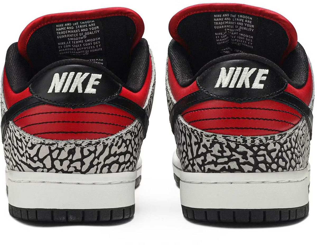 313170-600 Supreme Ã Nike SB Dunk Low "Red Cement"(2012) (Men's)