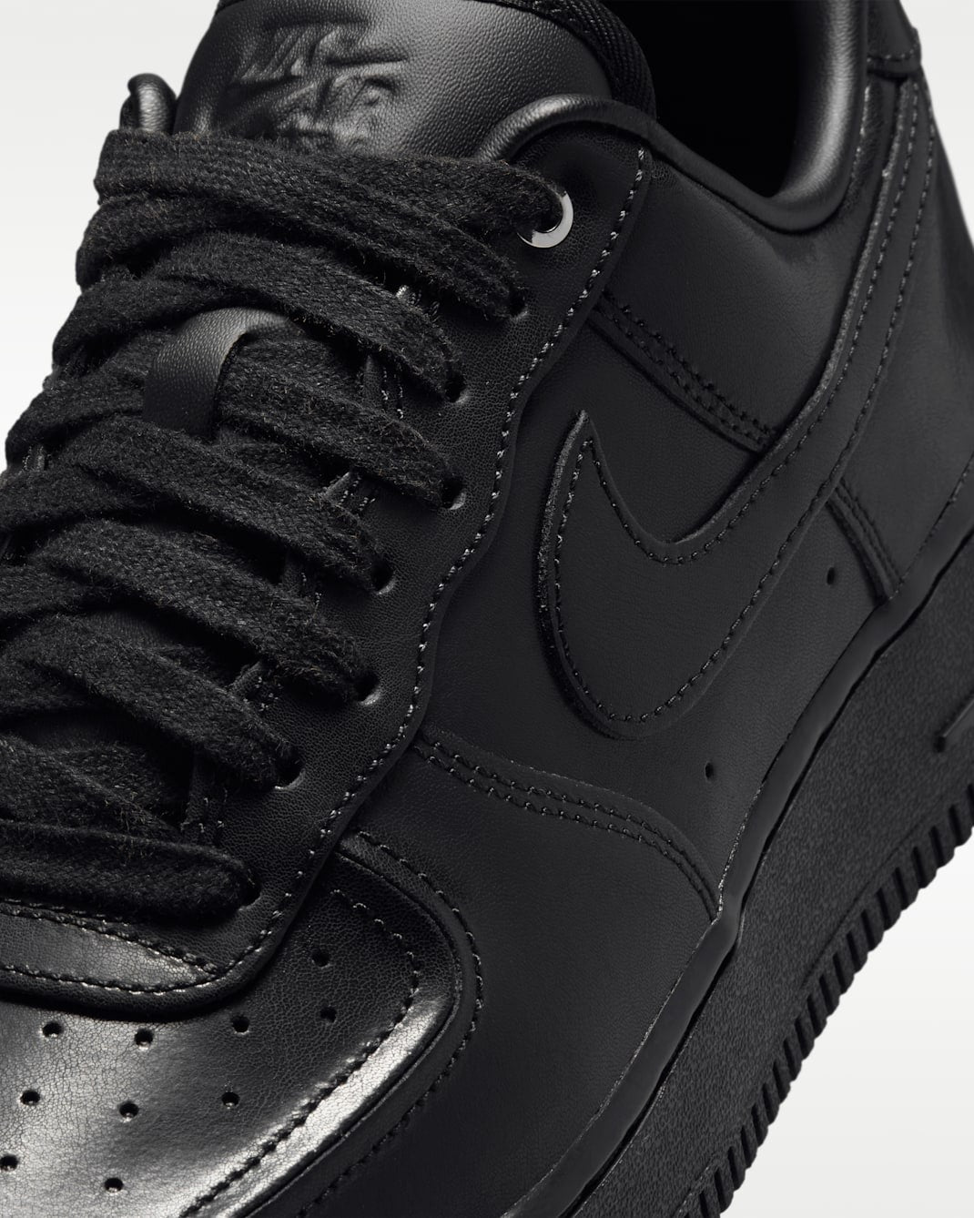 IO3124-001 Nike  Air Force 1 Low Triple Black (Women's)