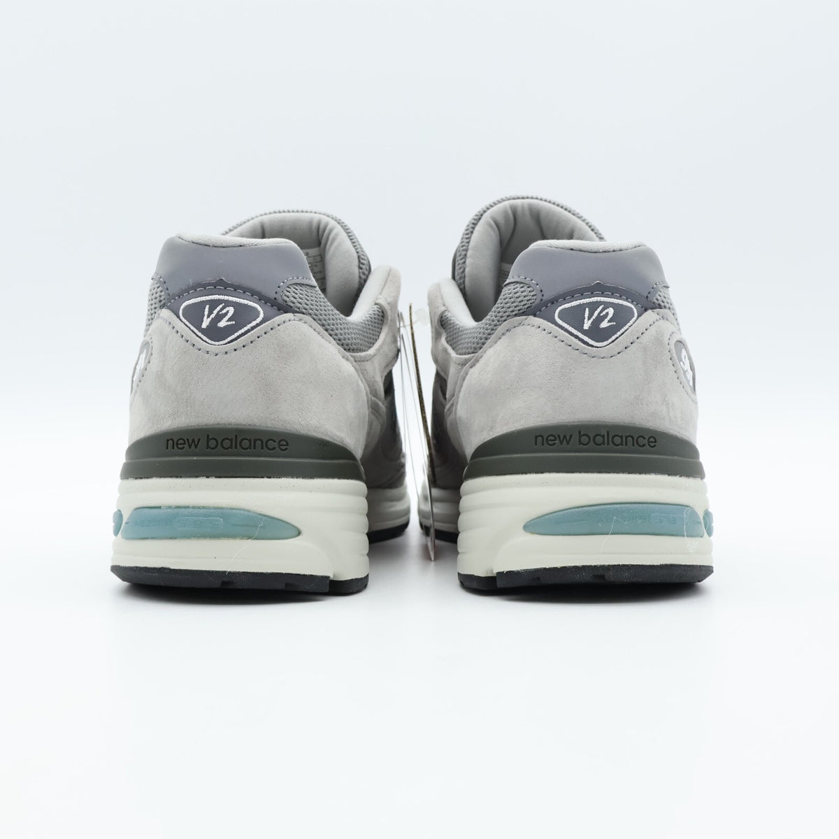 U991GL2 New Balance 991V2 Gray MiUK Rock Ridge Grey Dove Alloy Silver (Men's)