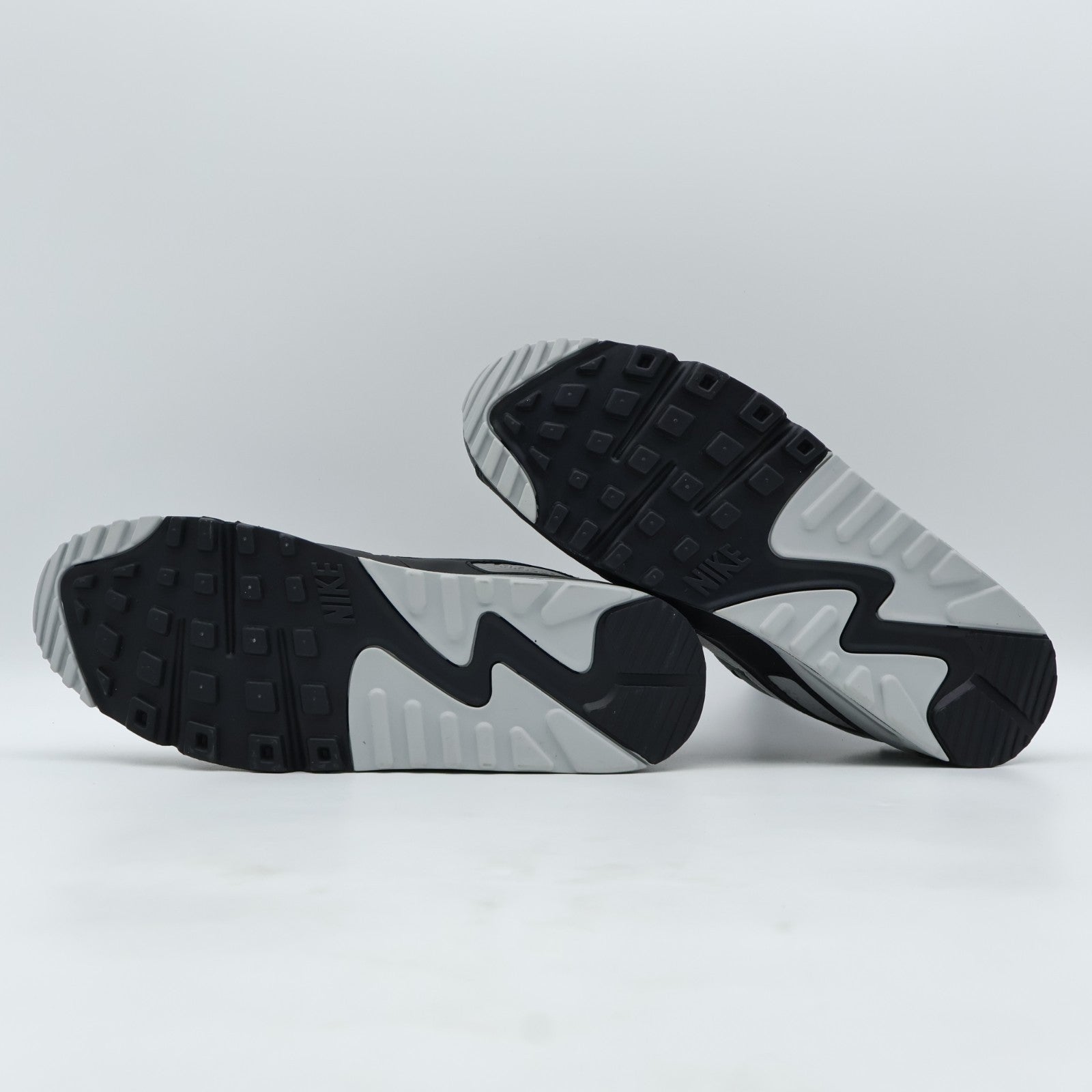 DM0029-020 Nike Air Max 90 Smoke Grey Black Dark Smoke Grey Photon Dust (Men's)