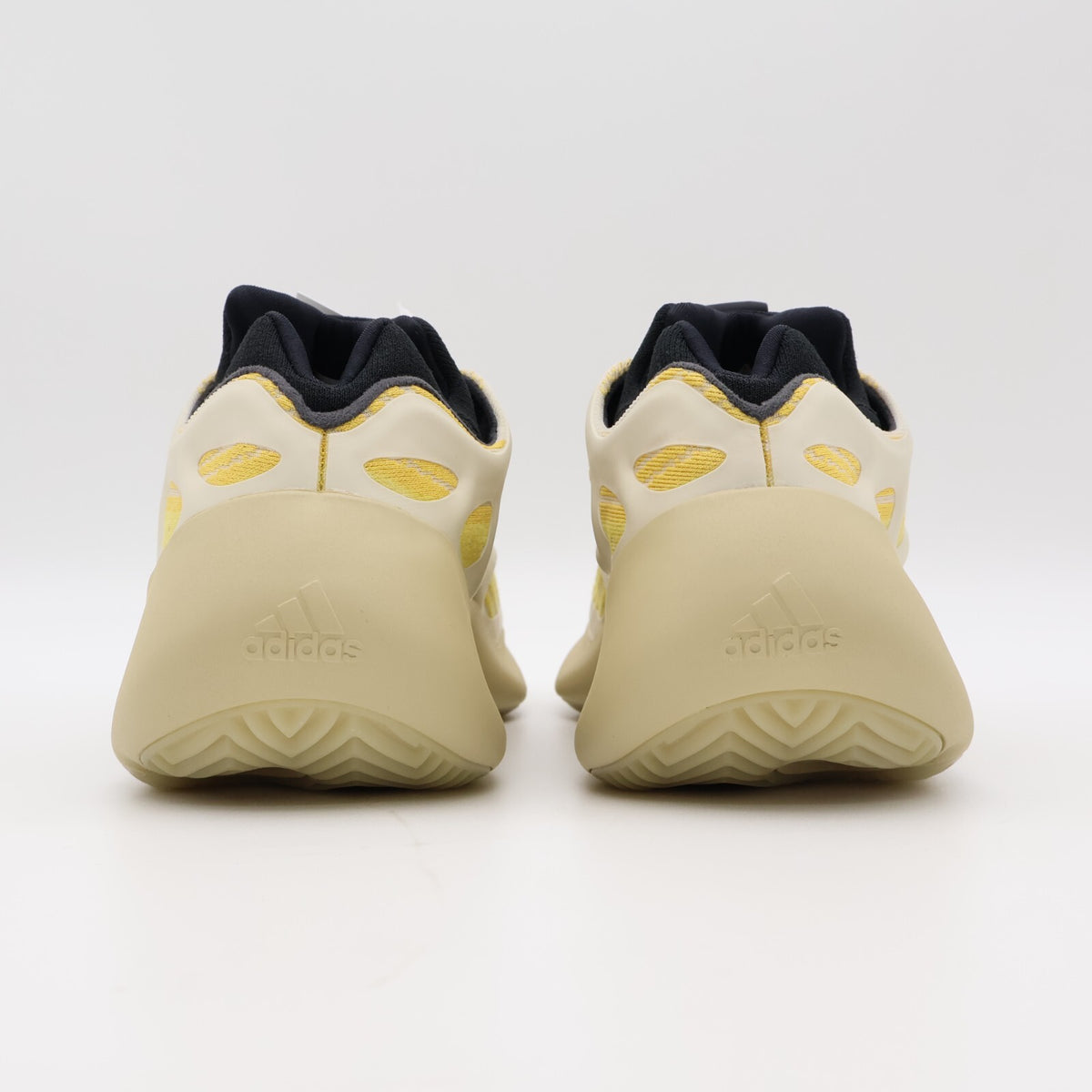 G54853 Adidas Yeezy Boost 700 V3 SAFFLOWER Yellow Cream White Sail Ivory Beige