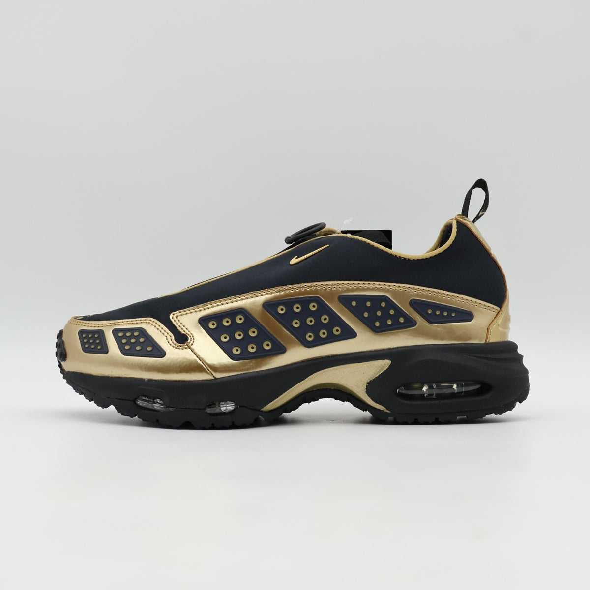 HJ4130-002 Nike Air Max SNDR Black and Metallic Gold (Women's)