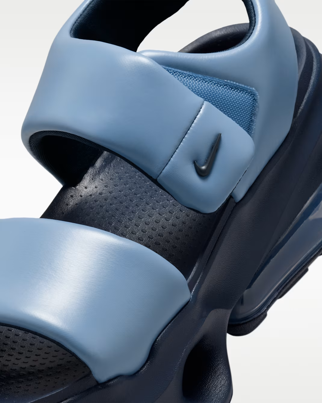IO1959-400 Nike Air Max Halo "Work Blue/Aluminum" (Women's)