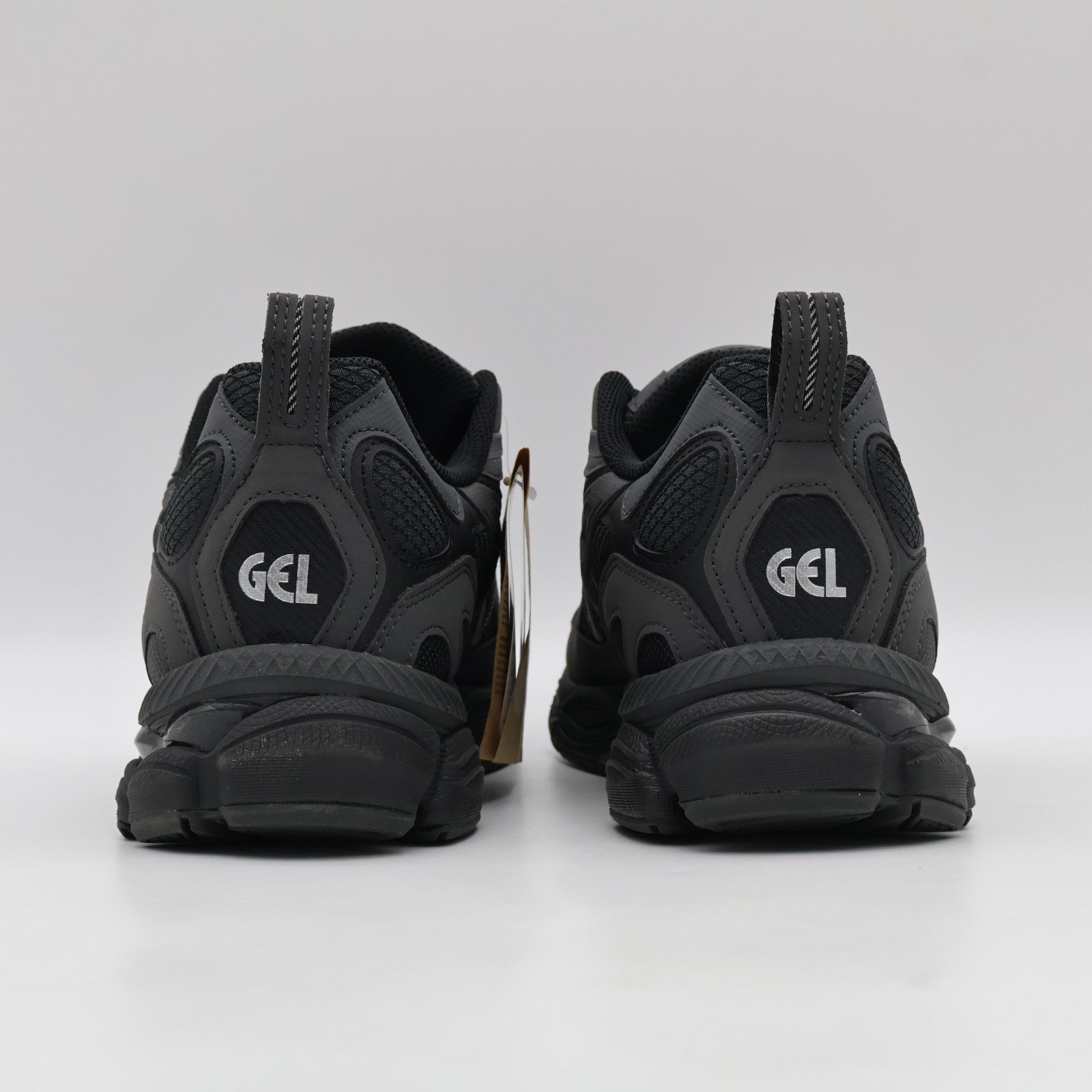 1203A735-001 asics GEL-NYC RGD Black Graphite Grey (Men's)