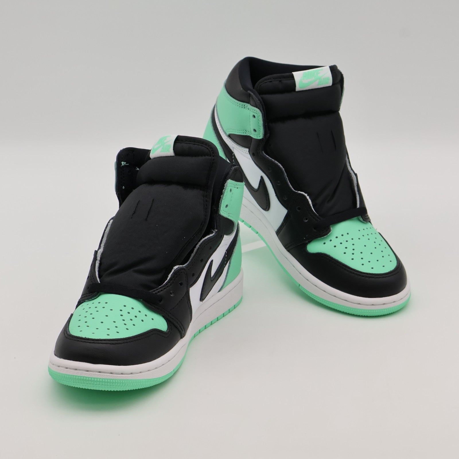 DZ5485-130 Nike Air Jordan 1 High OG Green Glow (Men's)