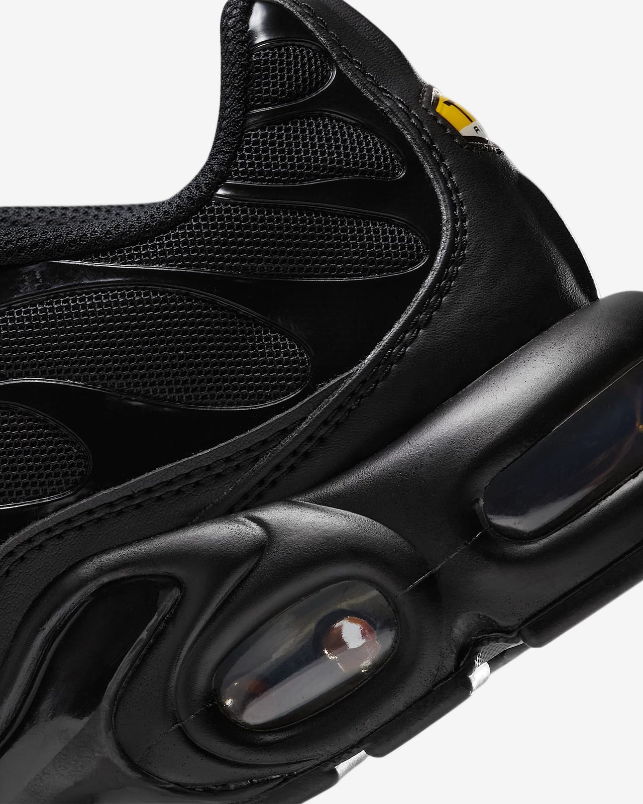 DM2362-002 Nike Women's Air Max Plus Triple Black (Women's)