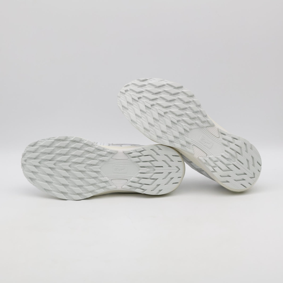1183C383-100 Onitsuka Tiger Tigtrail RS White White (Men's)