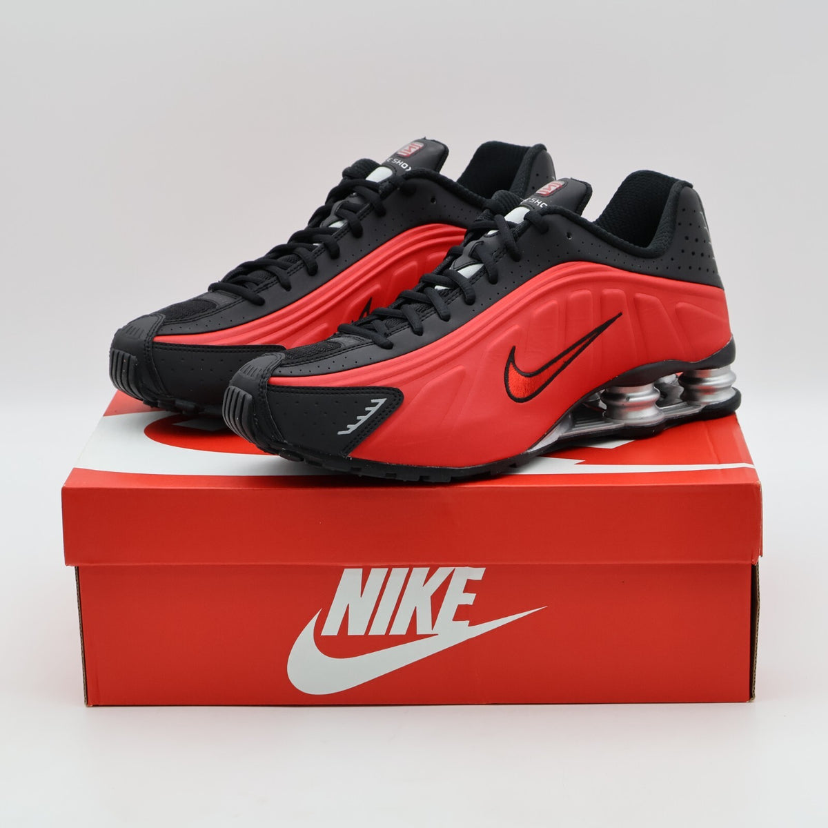 HQ1988-600 Nike Shox R4 University Red Black Metallic Silver (Men's)
