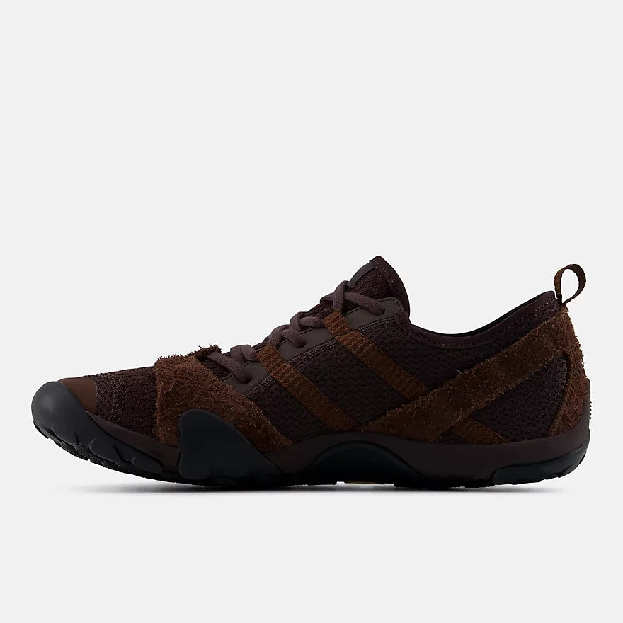 MT10O3XB New Balance MT10 "Black Coffee/Rich Oak" (Men's)