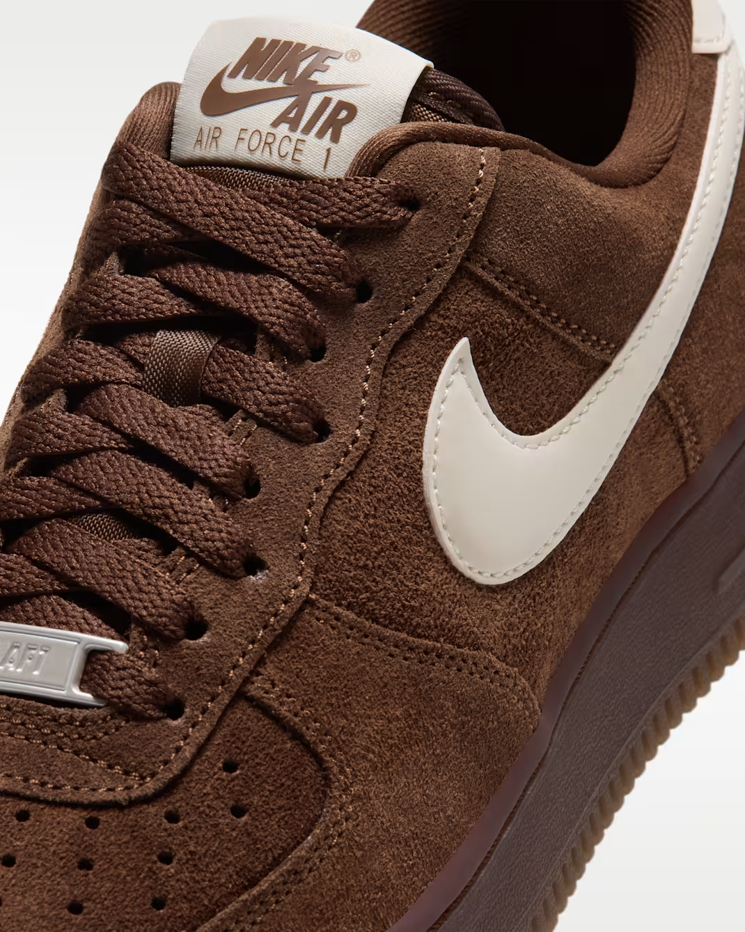 IQ0136-200 Nike AIR FORCE 1 '07 (Women's)